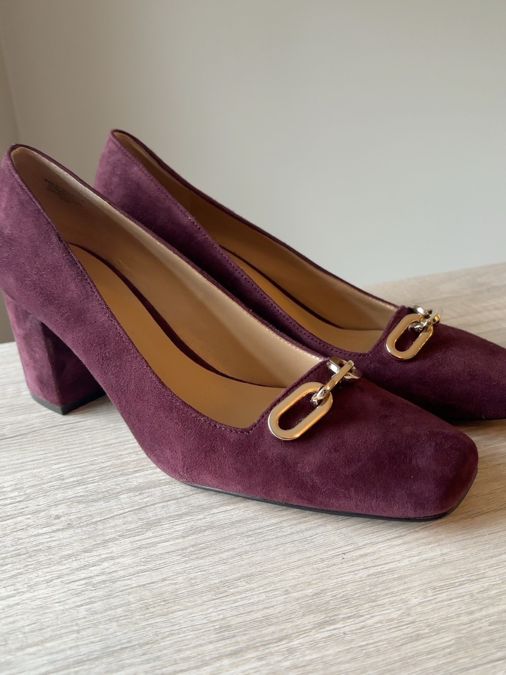 Ann Taylor Burgundy Suede Chain Detail Block Heel Pumps 8.5M